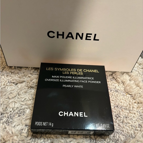 Les Symboles De Chanel Les Perles Oversized Illuminating Powder Pearly White LE - Picture 8 of 15